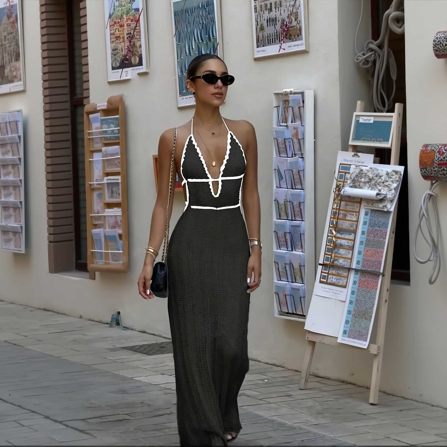 ALVA™ | Stickad halterneckklänning i semitransparent boho-stil