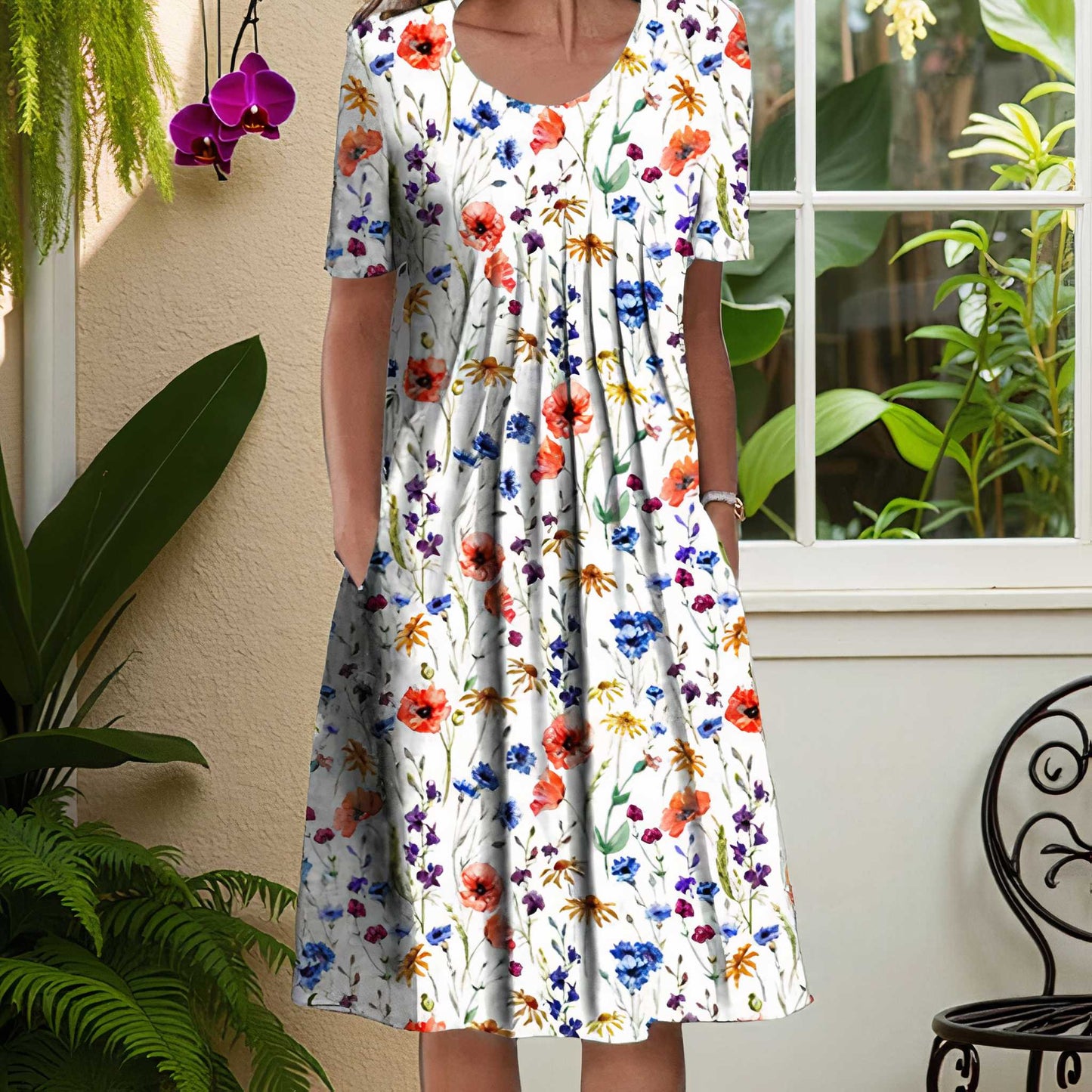 LINA™ | Stilren sommarklänning med blommigt mönster och fickor